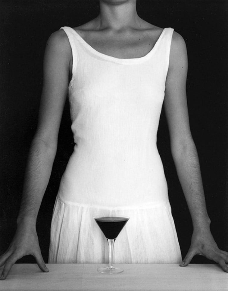 black 'n white mind bending optical illusions by Chema Madoz (10)