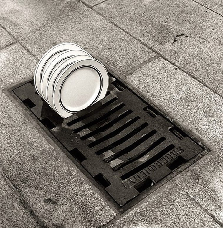 black 'n white mind bending optical illusions by Chema Madoz (13)