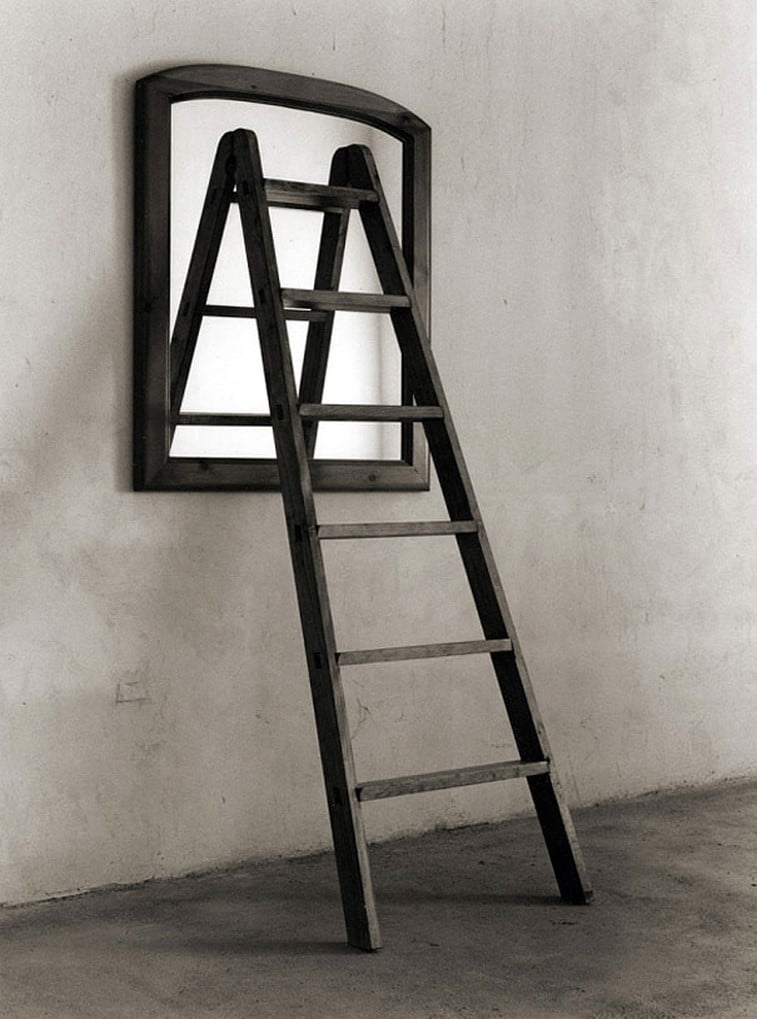 black 'n white mind bending optical illusions by Chema Madoz (19)