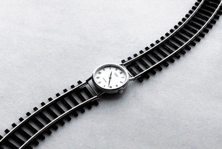 black 'n white mind bending optical illusions by Chema Madoz (9)
