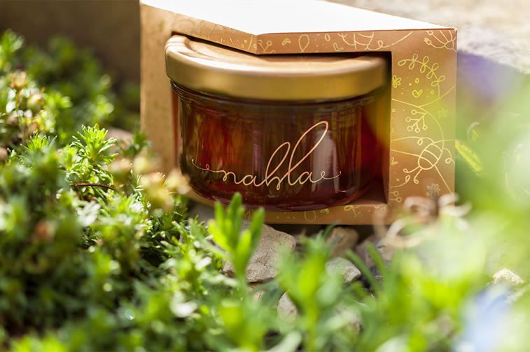 nahla organic honey packaging design 6