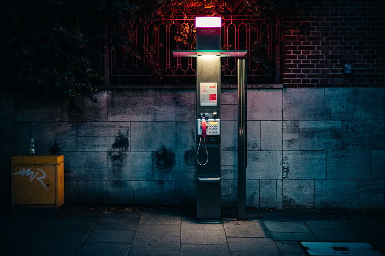 hamburg nocu fotografija telefonska govornica