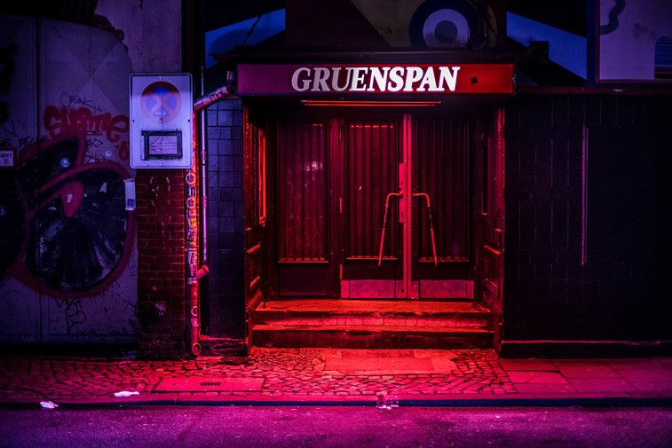 hamburg nocu fotografija ulaz u klub