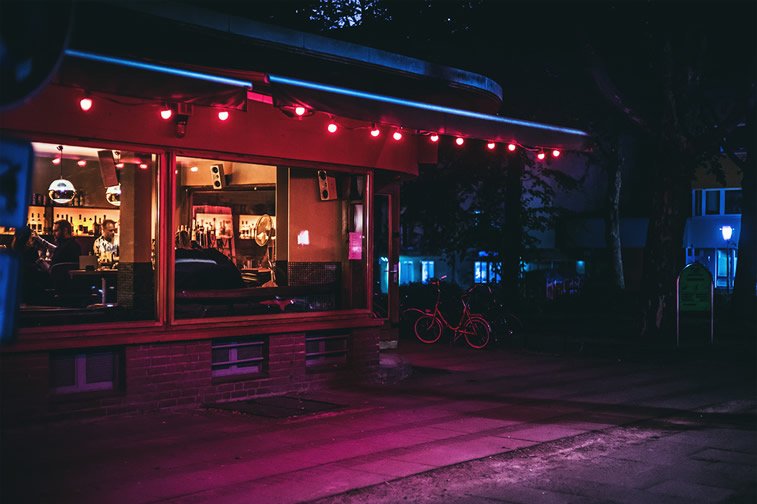 hamburg nocu fotografija restoran svetiljke