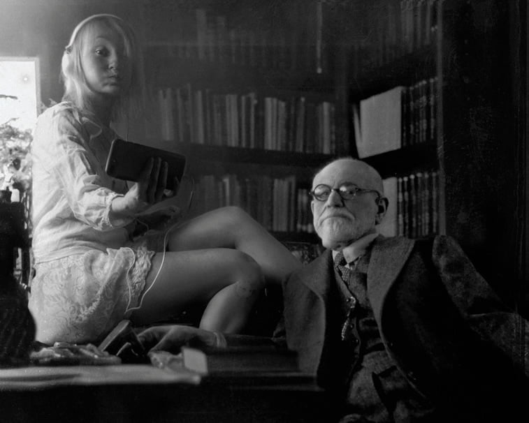 flora borsi and sigmund froyd photo manipulation