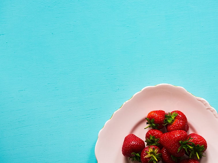 wallpaper desktop minimalism strawberries blue